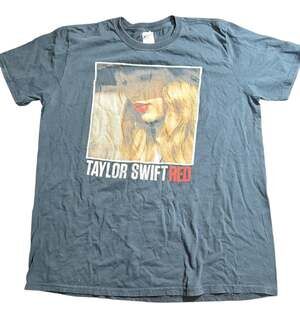 2013 Taylor Swift The Red Tour Concert T-Shirt Double Sided
